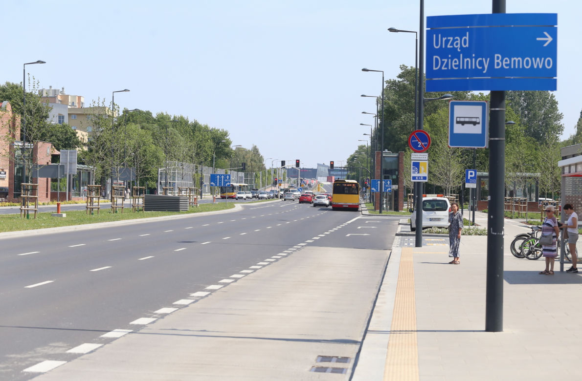 Wylali tu morze betonu”. Przy nowych stacjach metra na Bemowie zieleni jest jak na lekarstwo