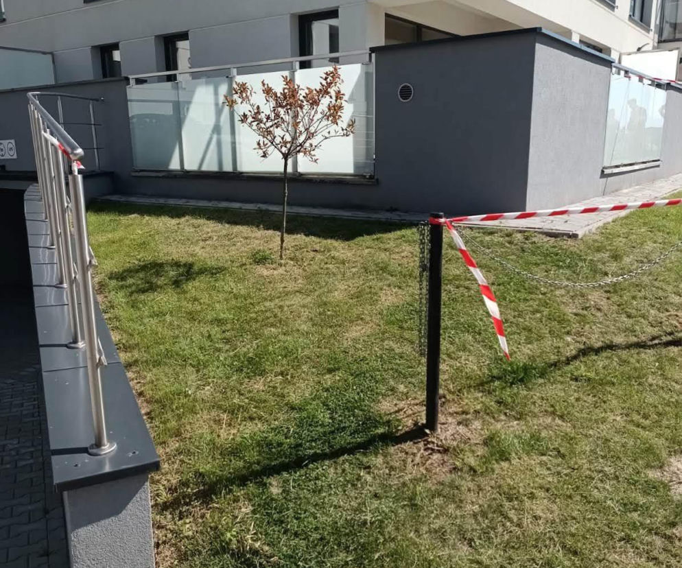 4-latka spadła z 5. piętra bloku w Łomży. Szokująca relacja sąsiadów
