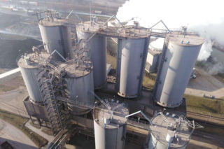 To miejsce wygląda jak fabryka chmur. Kierowcy przecierają oczy