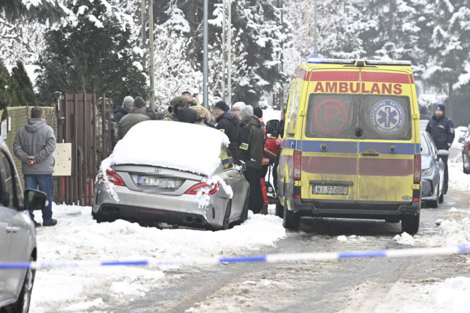 Zwłoki małżeństwa na Targówku. Świadkowie o szturmie antyterrorystów: "W życiu czegoś takiego nie widziałem"