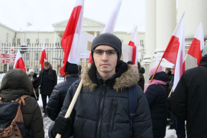 6500 ton toksycznych odpadów pod Warszawą. Mieszkańcy alarmują. „Żyjemy na tykającej bombie”