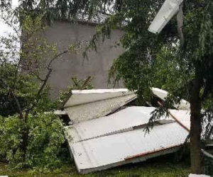 Burza nad Śląskiem zbiera żniwo. Połamane drzewa i braki w dostawie prądu [ZDJĘCIA, WIDEO]