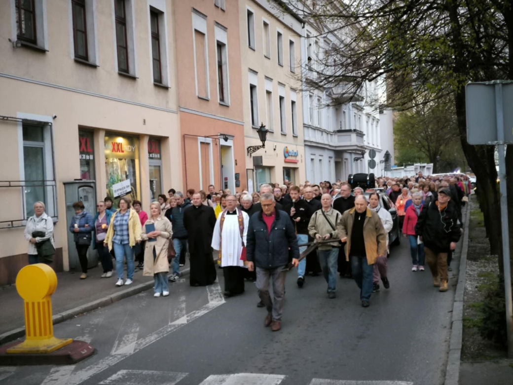 Droga Krzyżowa przeszła ulicami Leszna