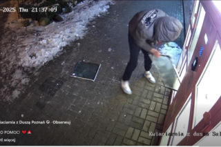 Roztrzaskał kwiatomat i uciekł z bukietem! „To boli bardziej niż strata pieniędzy”