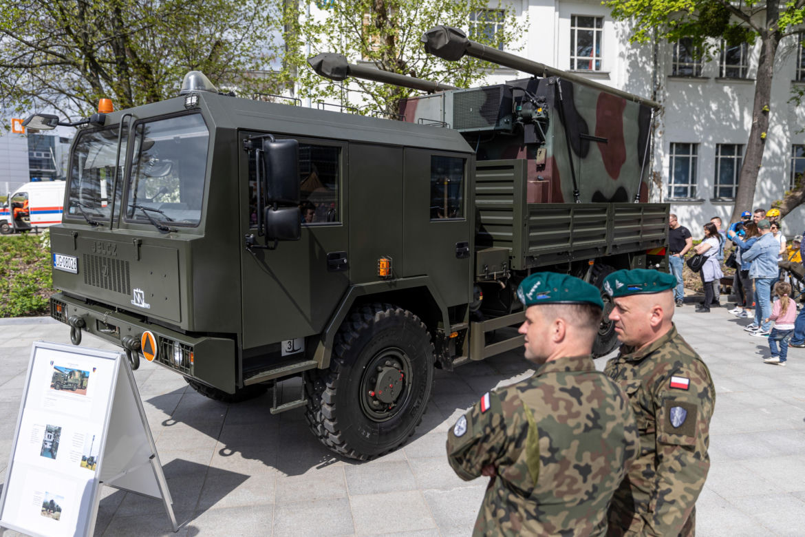 Wystawa sprzętu wojskowego z okazji 25. rocznicy przystąpienia Polski do NATO