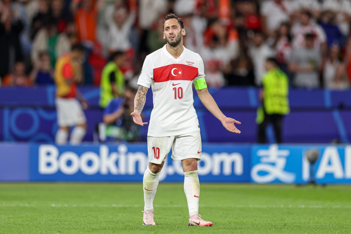 Hakan Calhanoglu (Turcja)