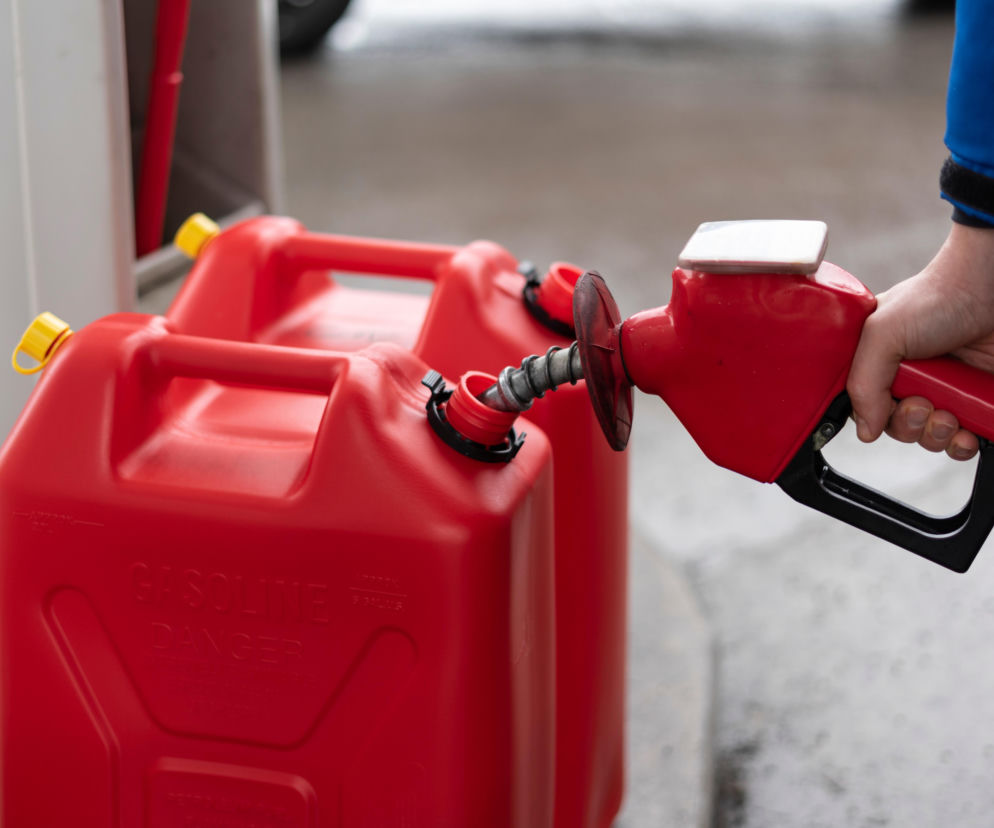 Niemcy masowo wykupują paliwo na polskim pograniczu. Celnicy ruszyli do akcji