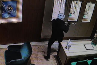 Szokujący napad na jubilera w centrum handlowym w Warszawie