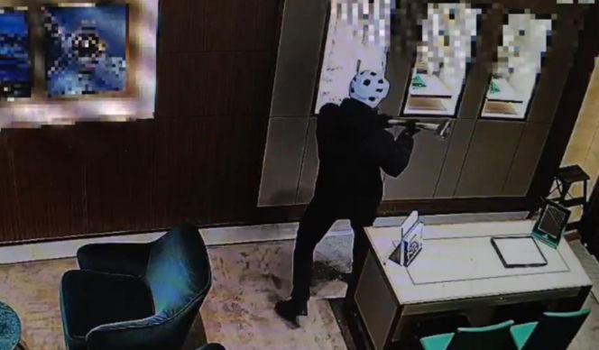 Szokujący napad na jubilera w centrum handlowym w Warszawie