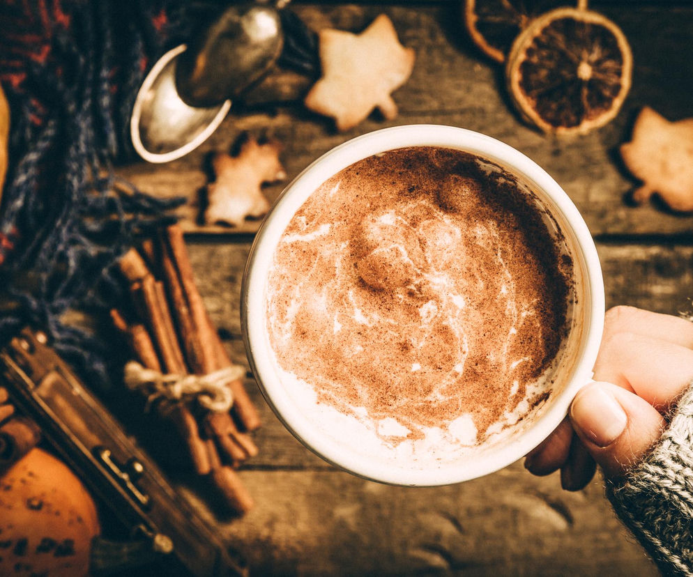 Zastąpiłam „pumpkin spice latte” czymś zdrowszym. Ten odchudzający napój pokocha każda jesieniara