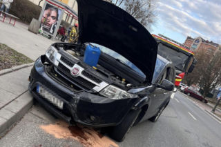 Pijany 49-latek wjechał na wysepkę. Miał 3,4 promila alkoholu. Wciąż nie wytrzeźwiał