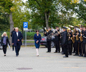 Nowa stacja ładowania pojazdów elektrycznych w Białymstoku. Gdzie się pojawiła? [ZDJĘCIA]