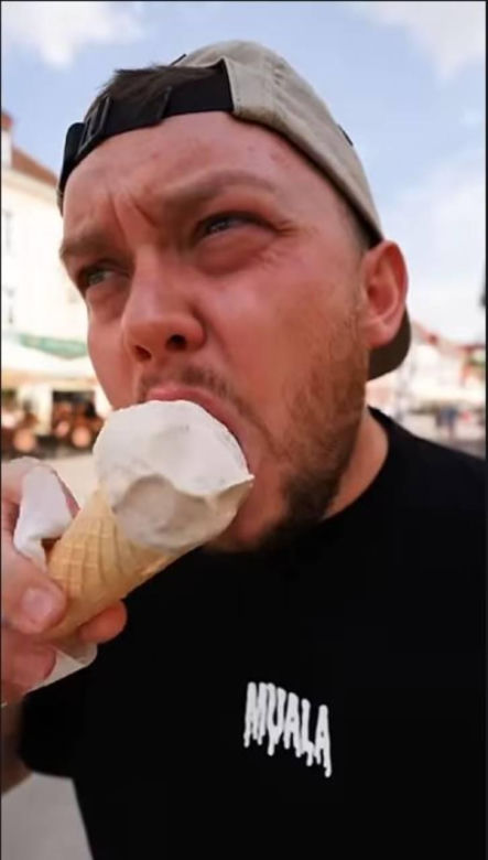 Książulo zjadł lody o smaku... kebaba. Tak je ocenił: "Chory pomysł" 