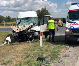 Zderzenie busa z samochodem ciężarowym na DK 10 w Makowiskach! [ZDJĘCIA]