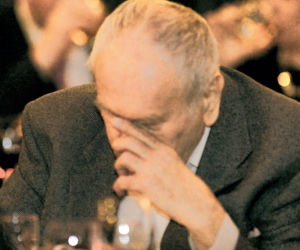 Wciąż płacze po zmarłej żonie