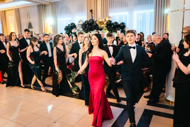 Studniówka 2026 młodzieży z IV LO im. Hetmana Stanisława Żółkiewskiego w Siedlcach