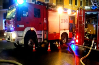 Pożar kamienicy przy ul. Rzgowskiej w Łodzi. Nie żyje jedna osoba