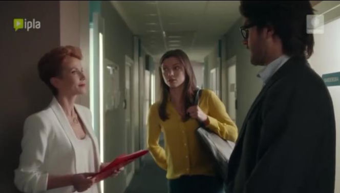 To nie koniec świata 2 sezon odc. 20. Olga (Katarzyna Zielińska), Anka (Karolina Gorczyca), Adam Tenczyński (Piotr Stramowski)
