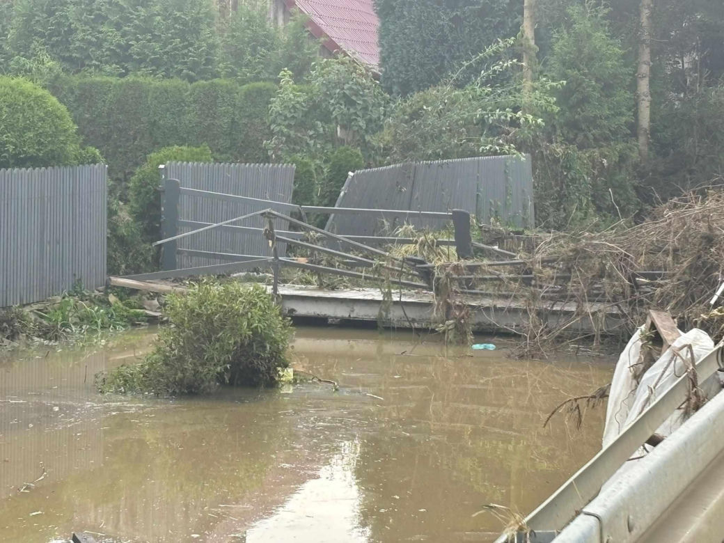 Byli pierwsi na miejscu. Ostrzeszowscy eksploratorzy z pomocą dla powodzian [ZDJĘCIA]