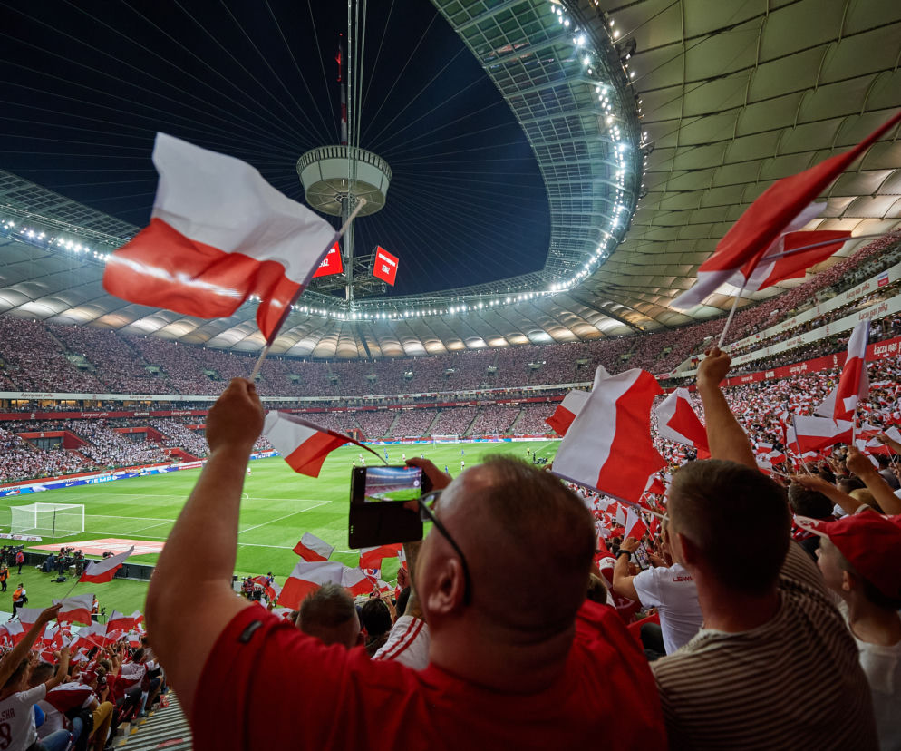 Tak kibice potraktowali polską flagę i szalik