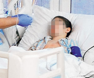 8-letni Szymek wyskoczył przez okno, bo chciał do mamy