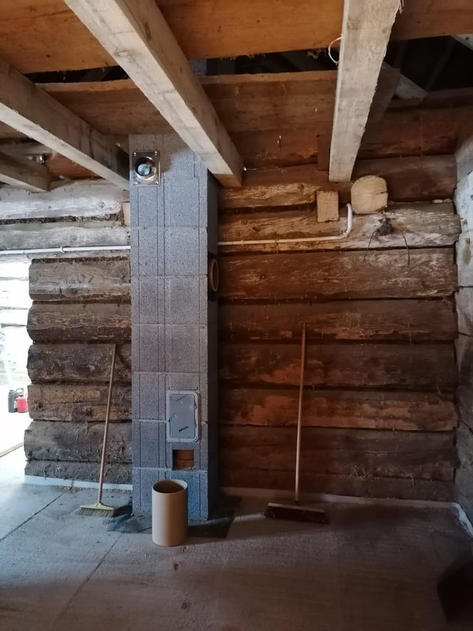 Remont chyży łemkowskiej w Hańczowej