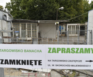 Burzą bazar na Banacha).