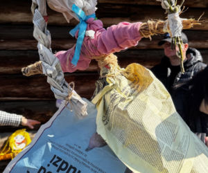 Tłumy w lubelskim Skansenie pożegnały zimę. Jeden z dawnych przesądów do dziś mrozi krew w żyłach