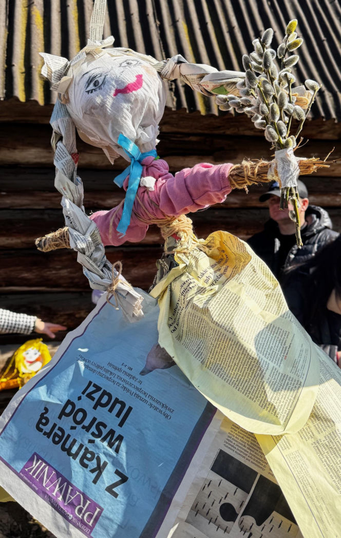 Tłumy w lubelskim Skansenie pożegnały zimę. Jeden z dawnych przesądów do dziś mrozi krew w żyłach