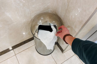 Nowy pojemnik na odpady od 1 stycznia. Chusteczek nie wyrzucisz już do zmieszanych 