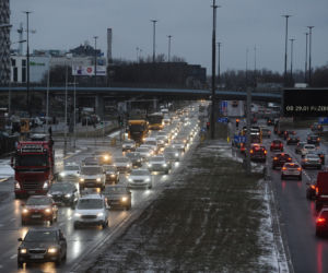 Slalom na Trasie Łazienkowskiej. Trwa remont wiaduktów