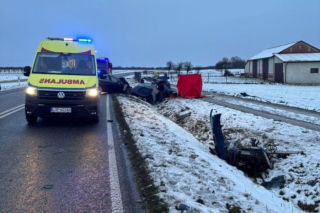Czołowe zderzenie w Emilcinie. Zginął 34-letni kierowca seata