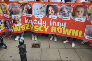 Niebezpieczne dla życia, dotykające milionów, horrendalnie drogie w leczeniu