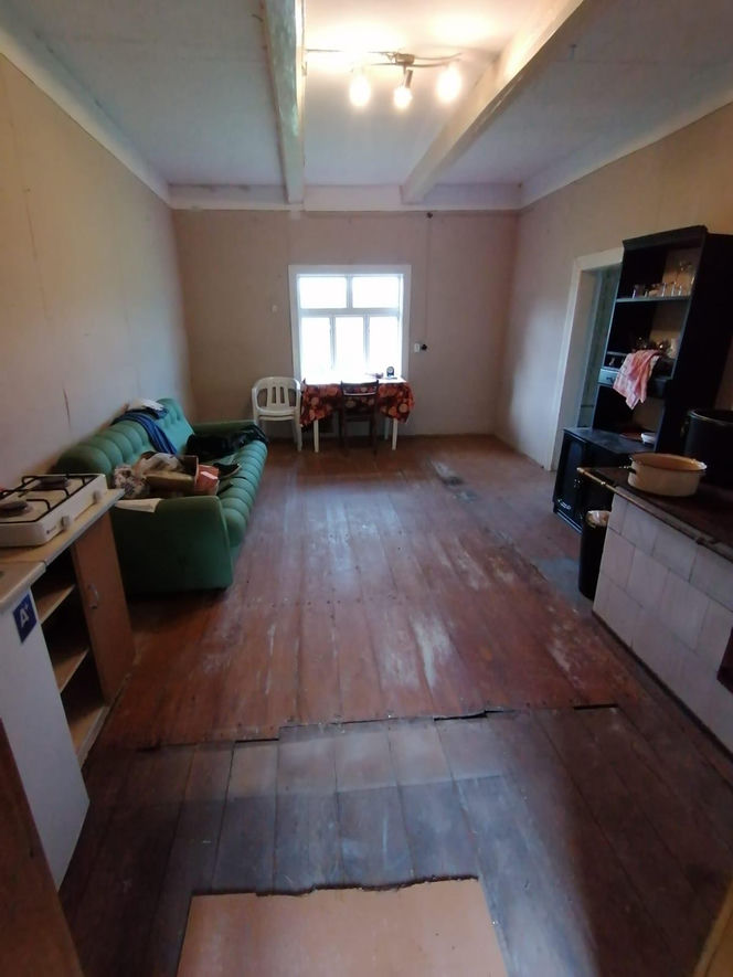 Remont chyży łemkowskiej w Hańczowej