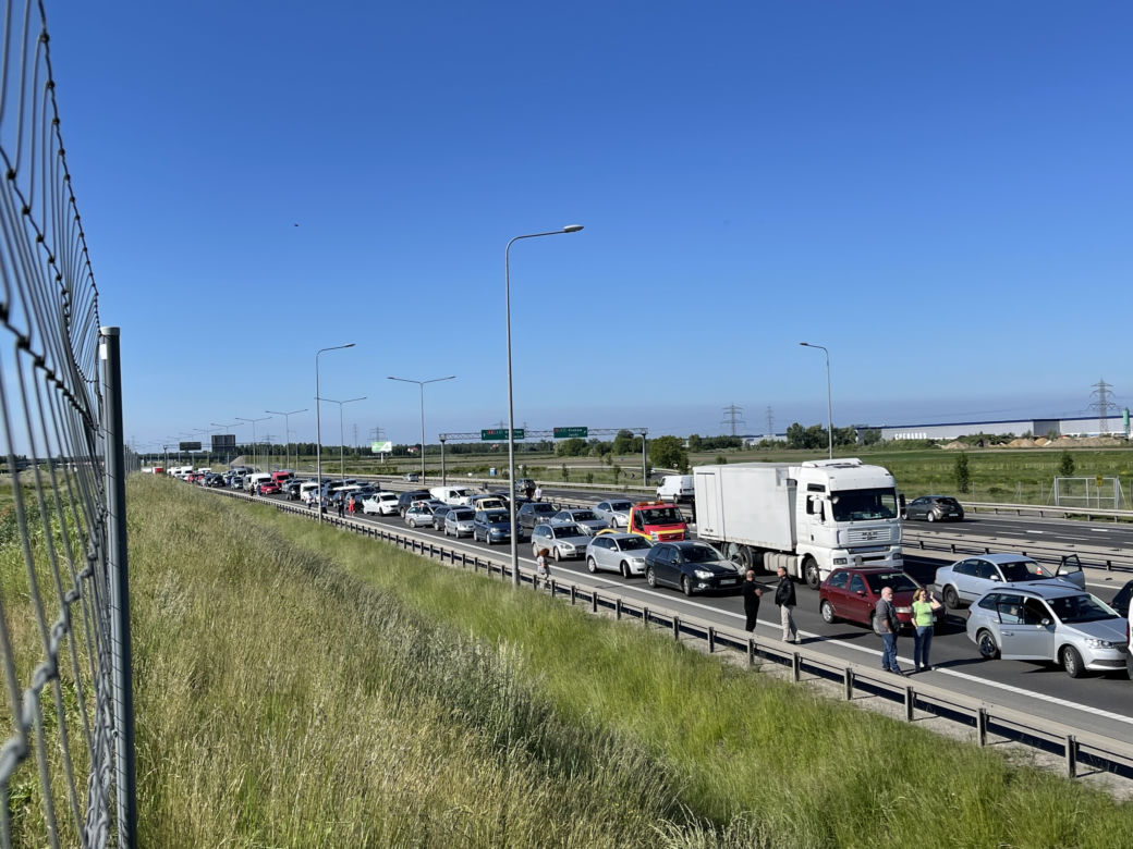 Motocyklista zginął na trasie S8. Tragiczny wypadek pod Warszawą