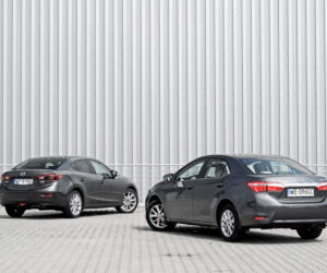 Mazda 3 Sedan 2.0 A/T SkyPASSION vs. Toyota Corolla 1.6 Multidrive S Prestige