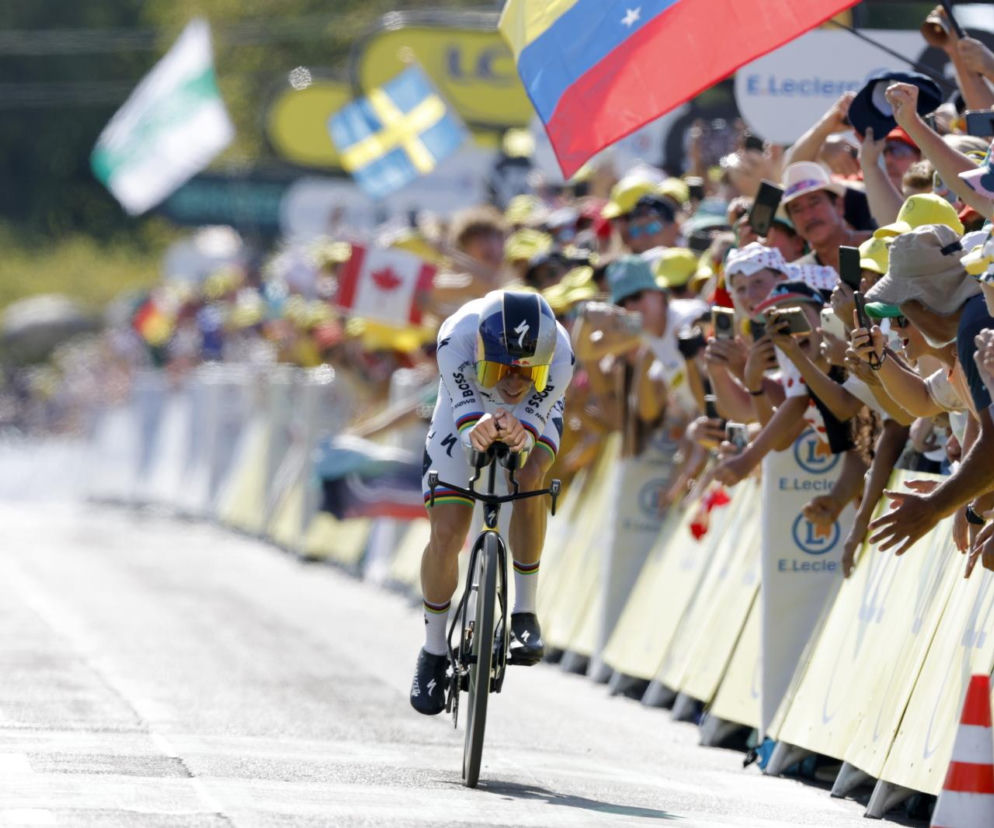 Kontrowersyjne nocne testy antydopingowe w Tour de France. Czołowi zawodnicy w gorszej formie? 