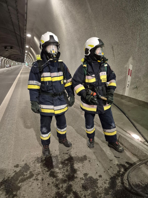 Tunel na Zakopiance został zamknięty. Przeprowadzono specjalną akcję służb ratunkowych