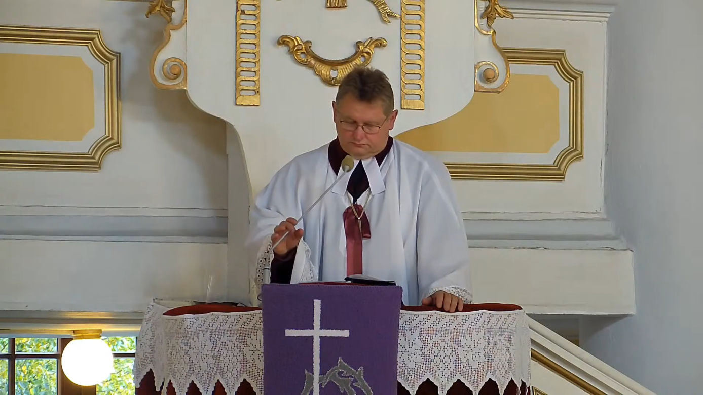 Ustroń: Ks. Piotr Wowry zmarł na koronawirusa. Na pogrzebie żegnały go tłumy