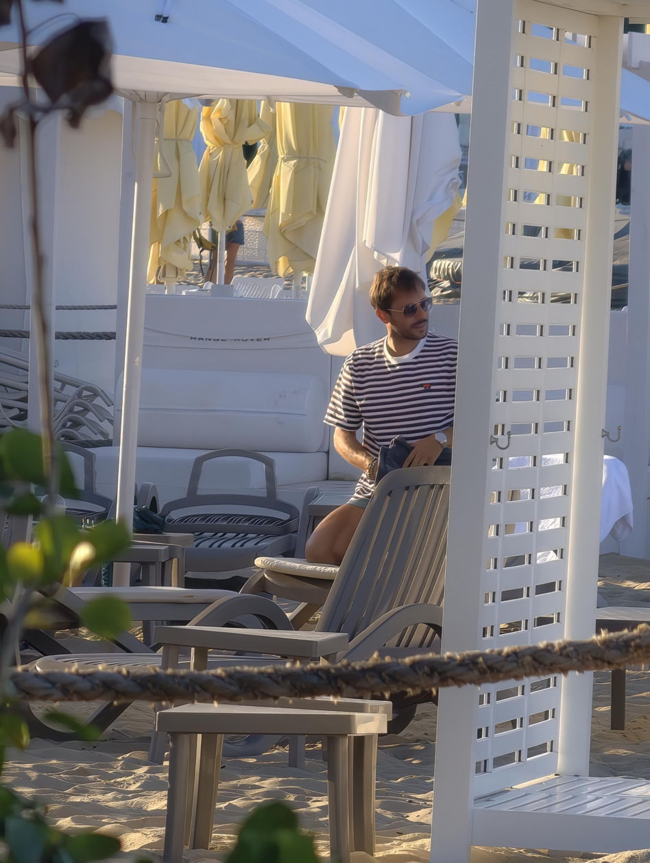 Mateusz Banasiuk na plaży w Sopocie. Tak wyglądał, gdy zrzucił koszulkę!