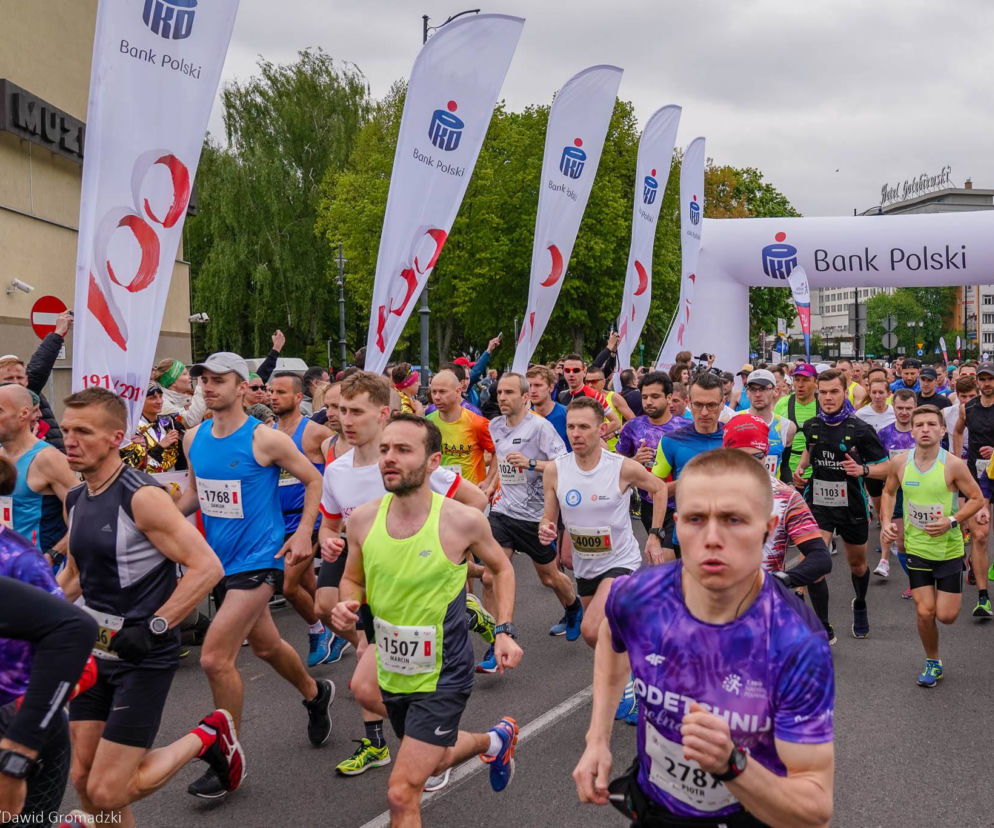 7. PKO Białystok Półmaraton. Tysiące biegaczy na ulicach Białegostoku [ZDJĘCIA]