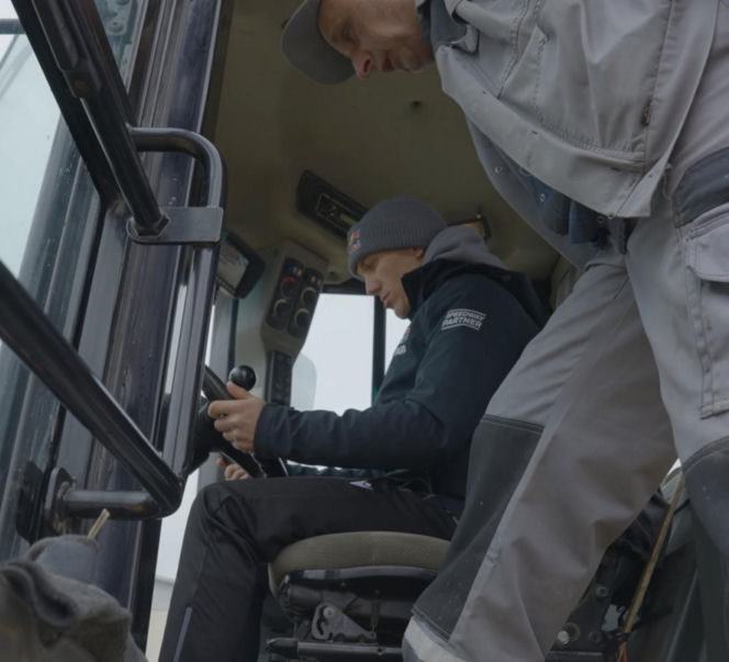 Maciej Janowski porzucił motocykl dla 10-tonowej bestii! Groziła mu praca na etacie