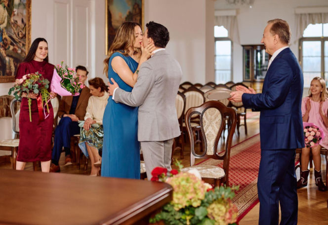 Na Wspólnej, odcinek 4174: Prowokacja Kaliny w dniu ślubu kończy się dramatycznym upadkiem ze schodów - ZDJĘCIA