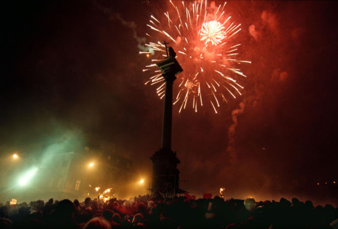 Sylwester w Warszawie sprzed lat. Tak stolica witała dawniej Nowy Rok