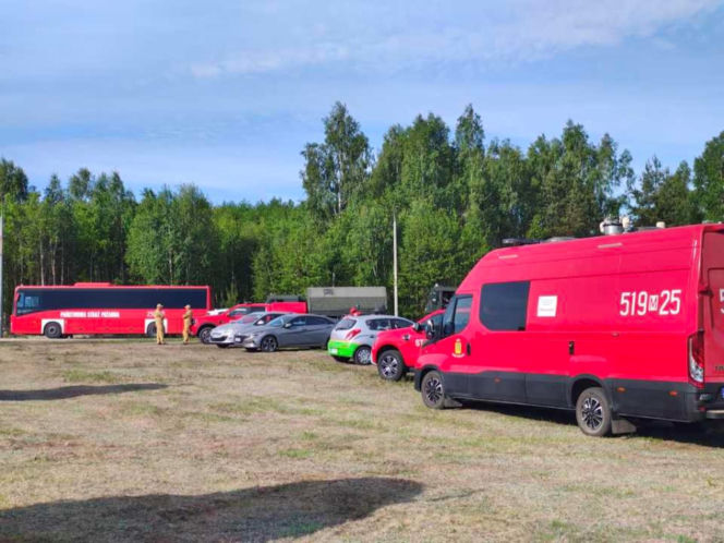 Strażacy walczą z potężnym pożarem na Mazowszu