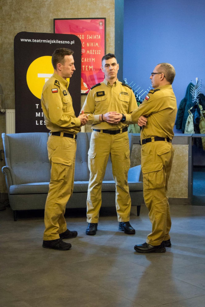 Mniej zdarzeń, ale więcej pożarów i ofiar śmiertelnych. Strażacy z Leszna podsumowali miniony rok