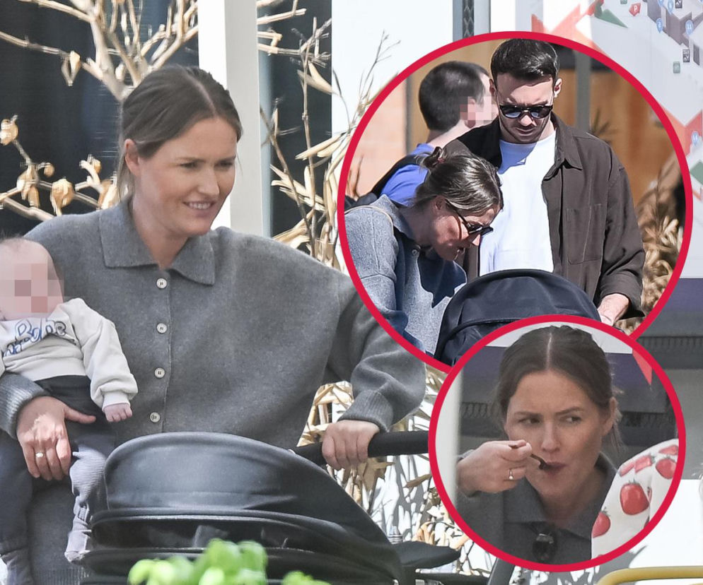 Olga Frycz z rodziną na spacerze