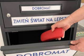 Dobromat stanął w Poznaniu. Możesz oddać niepotrzebne okulary i pomóc mieszkańcom Afryki