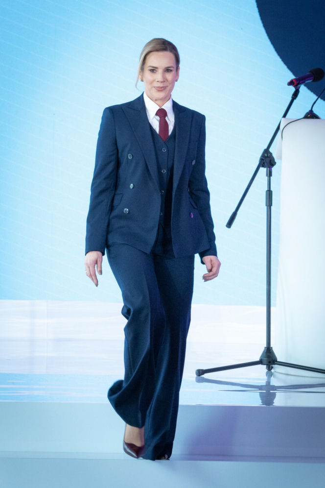 Marta Nawrocka w garniturach