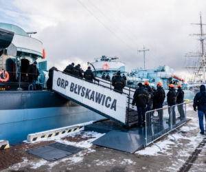 ORP Błyskawica opuściła swoje miejsce przy nabrzeżu w Gdyni